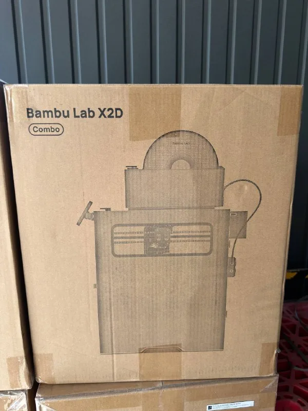 Bambu Lab X2D Combo у заводській коробці, нова європейська версія